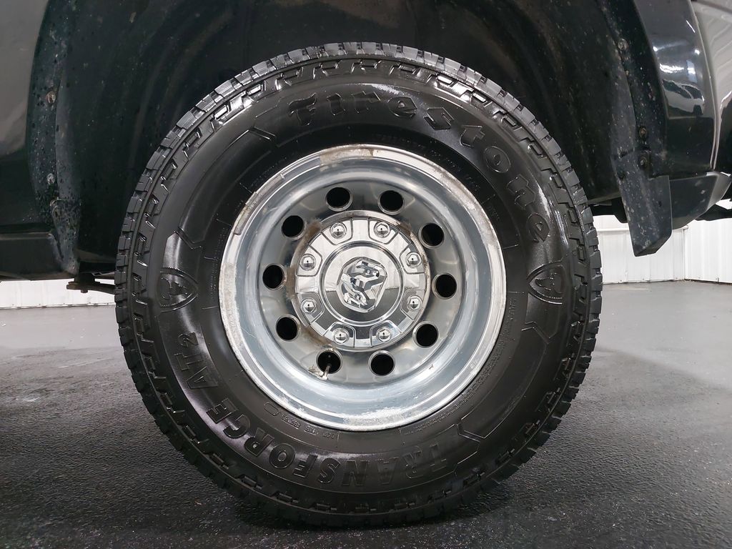 2019 RAM 3500 - Image 32