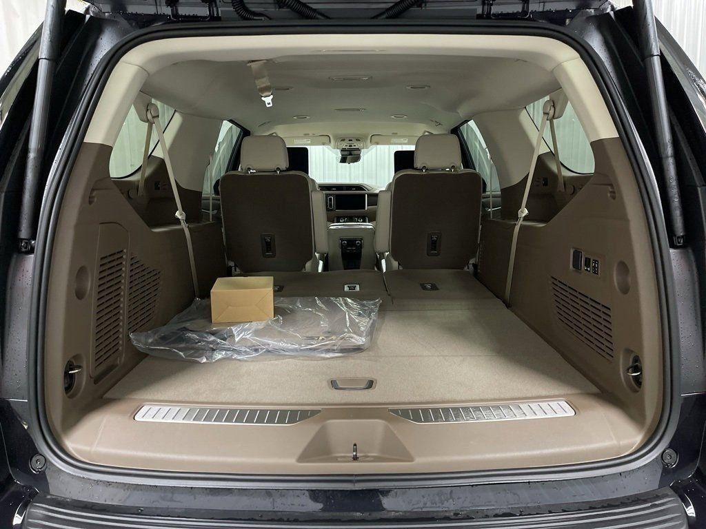2024 GMC YUKON XL - Image 29