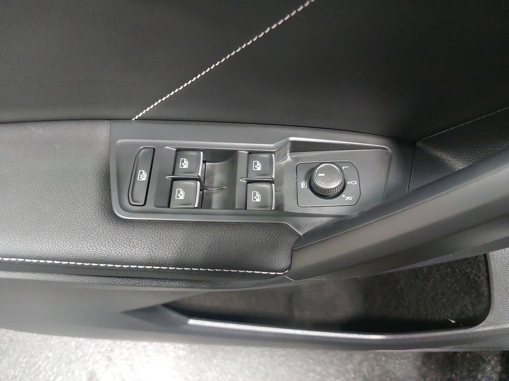 2023 VOLKSWAGEN TIGUAN - Image 28