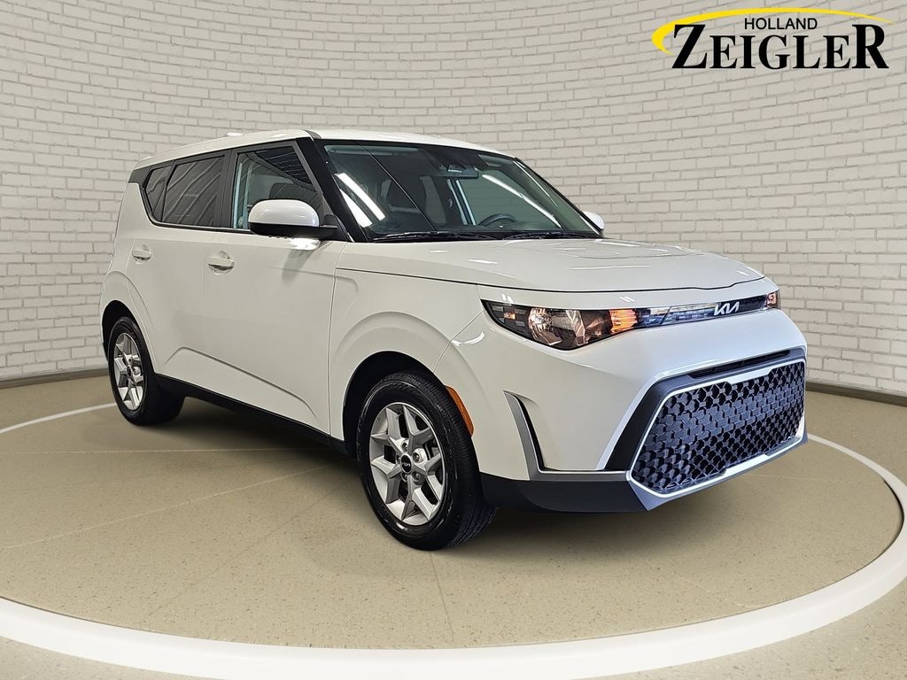 Certified 2025 Kia Soul LX Hatchback