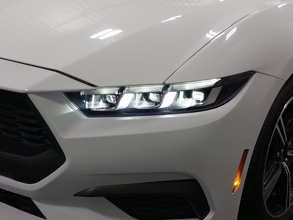 2024 FORD MUSTANG - Image 30