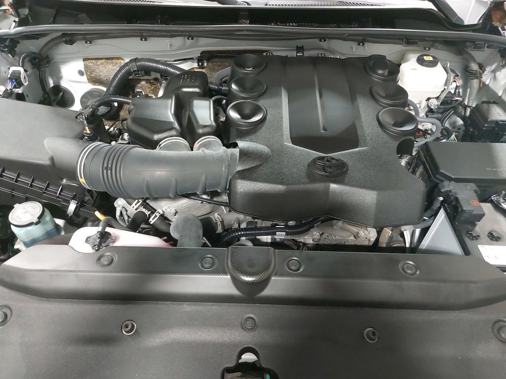 2024 TOYOTA 4RUNNER - Image 29