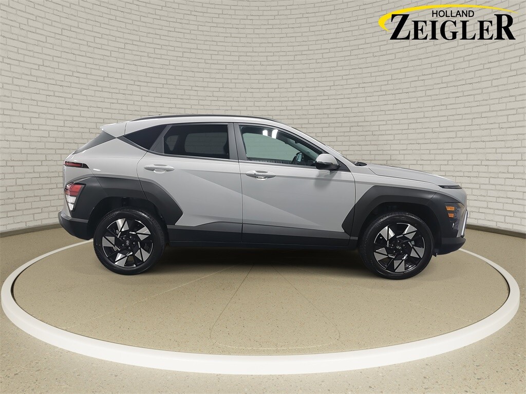 2025 Hyundai Kona SEL photo 4