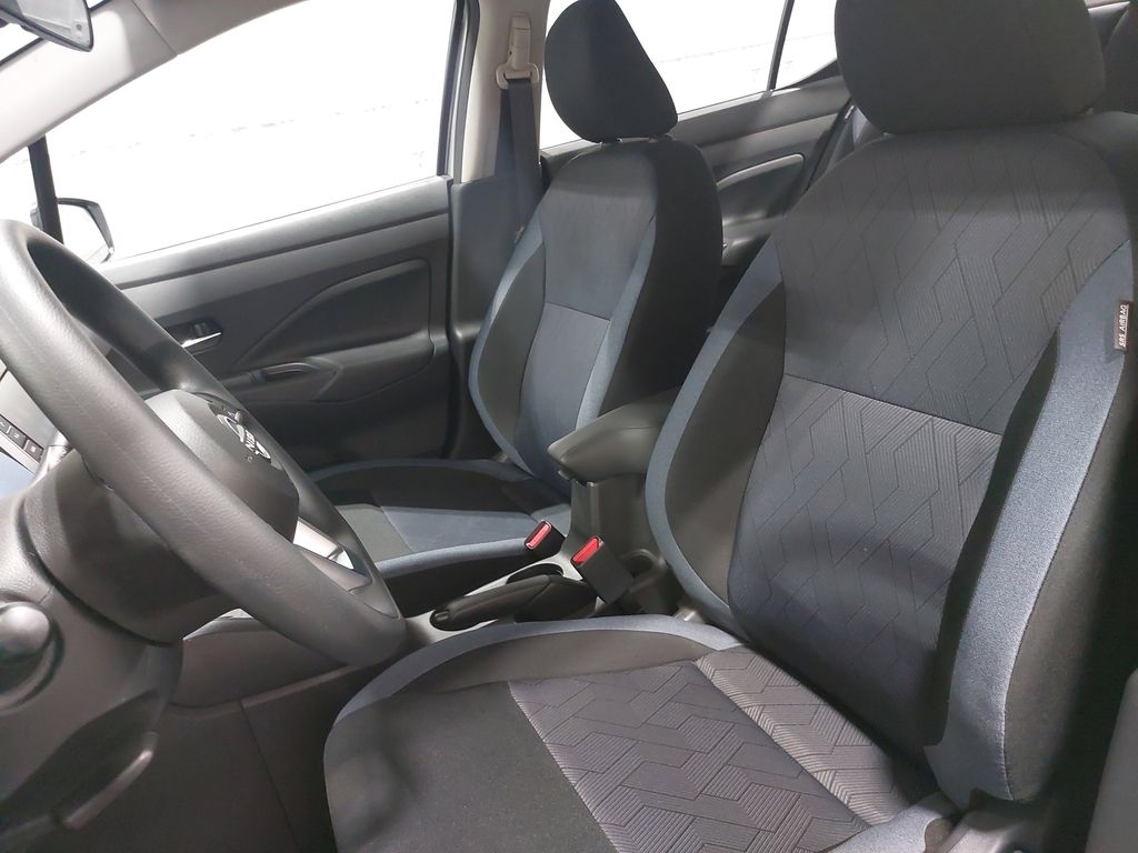 2025 Nissan Versa Sedan SV - Photo 14