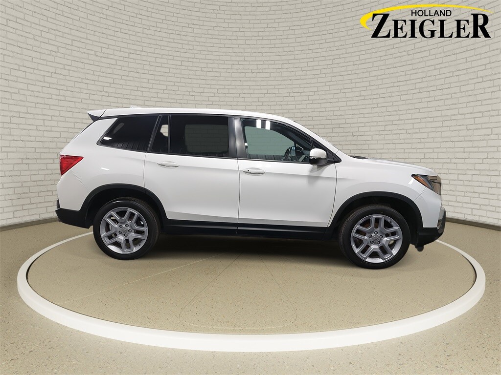 2024 Honda Passport EX-L photo 2