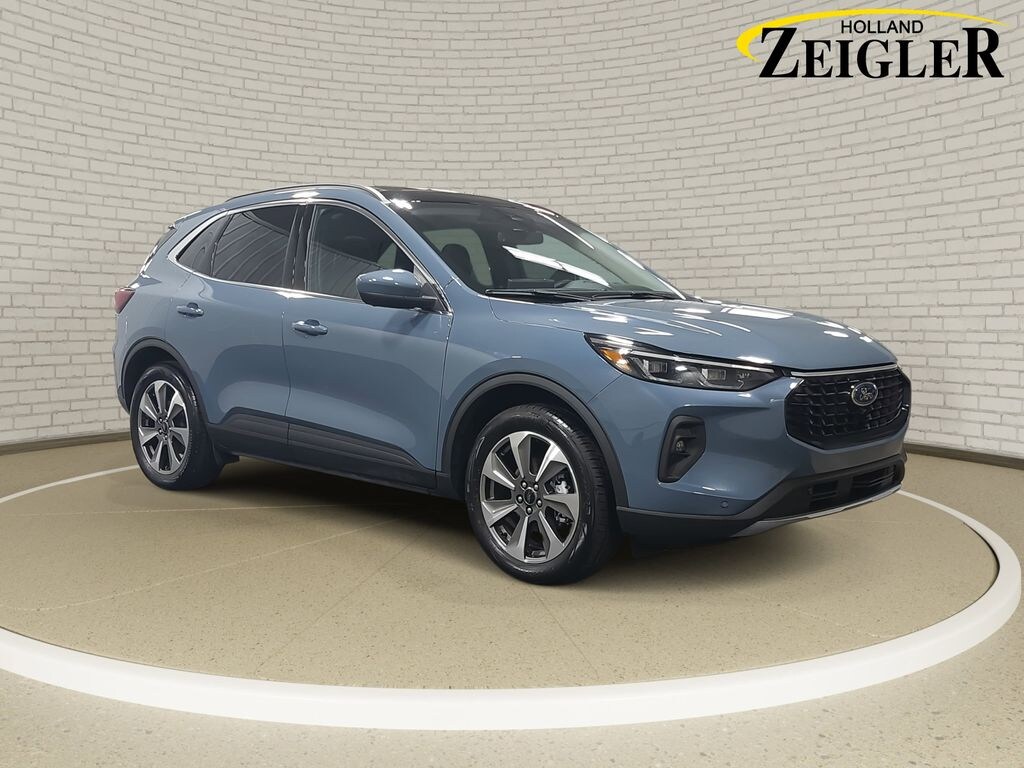 Used 2025 Ford Escape Platinum SUV