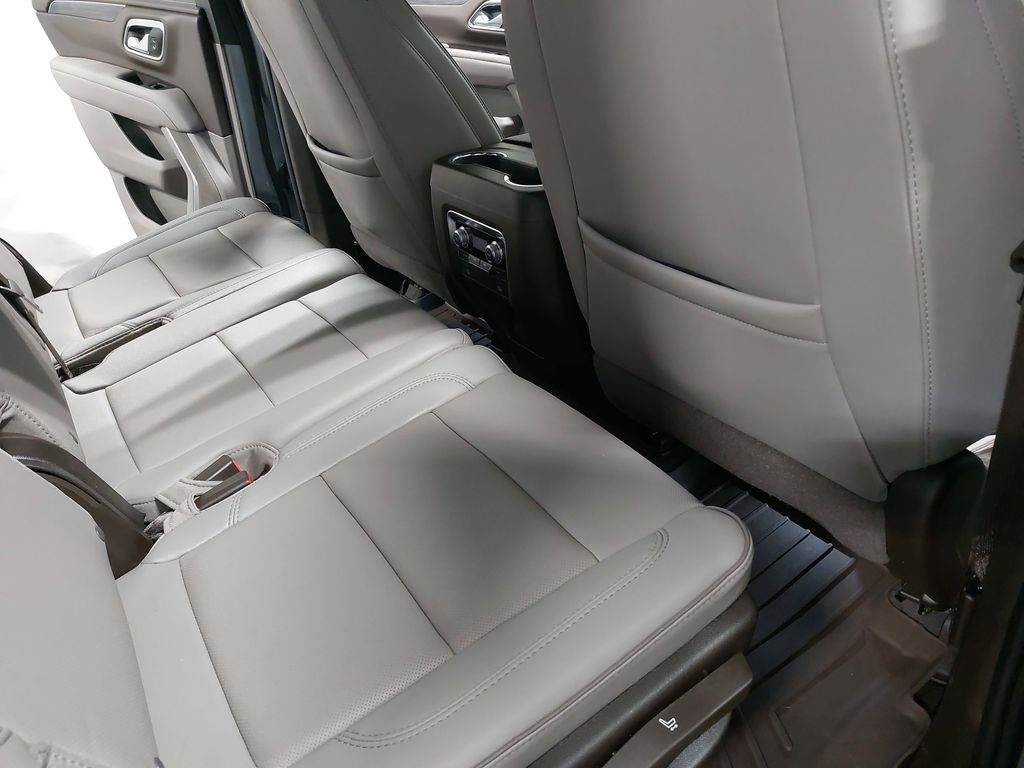 2024 GMC YUKON - Image 11