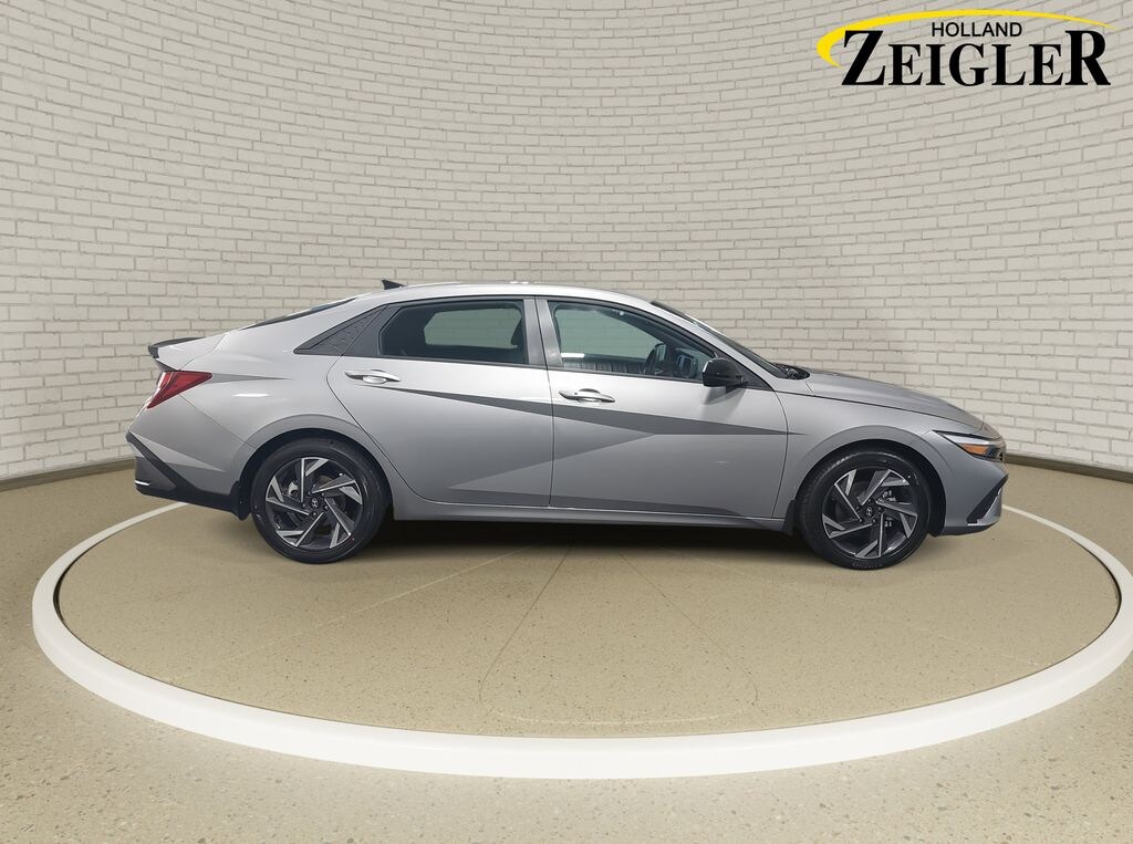 New 2025 Hyundai Elantra SEL Sport Sedan