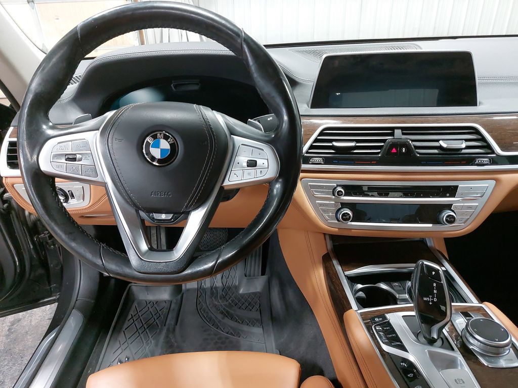 2020 BMW 750I - Image 14