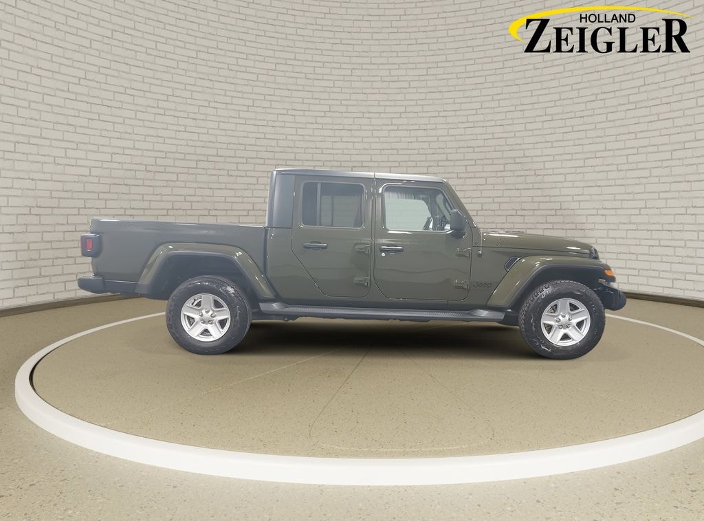 Used 2022 Jeep Gladiator Sport Truck