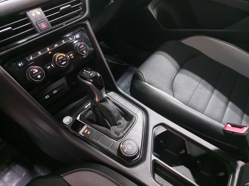 2022 VOLKSWAGEN TAOS - Image 25