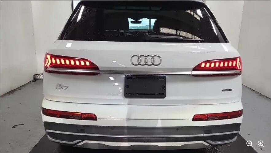2022 Audi Q7 45 Premium photo 2