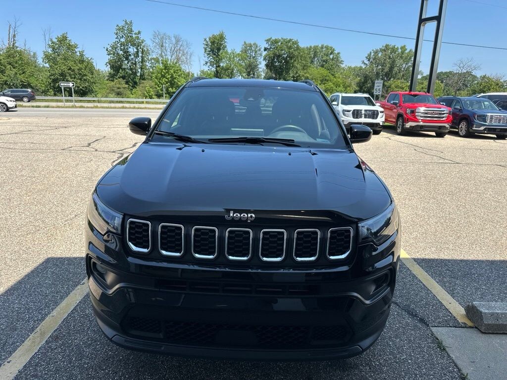 Used 2024 Jeep Compass Latitude Lux SUV