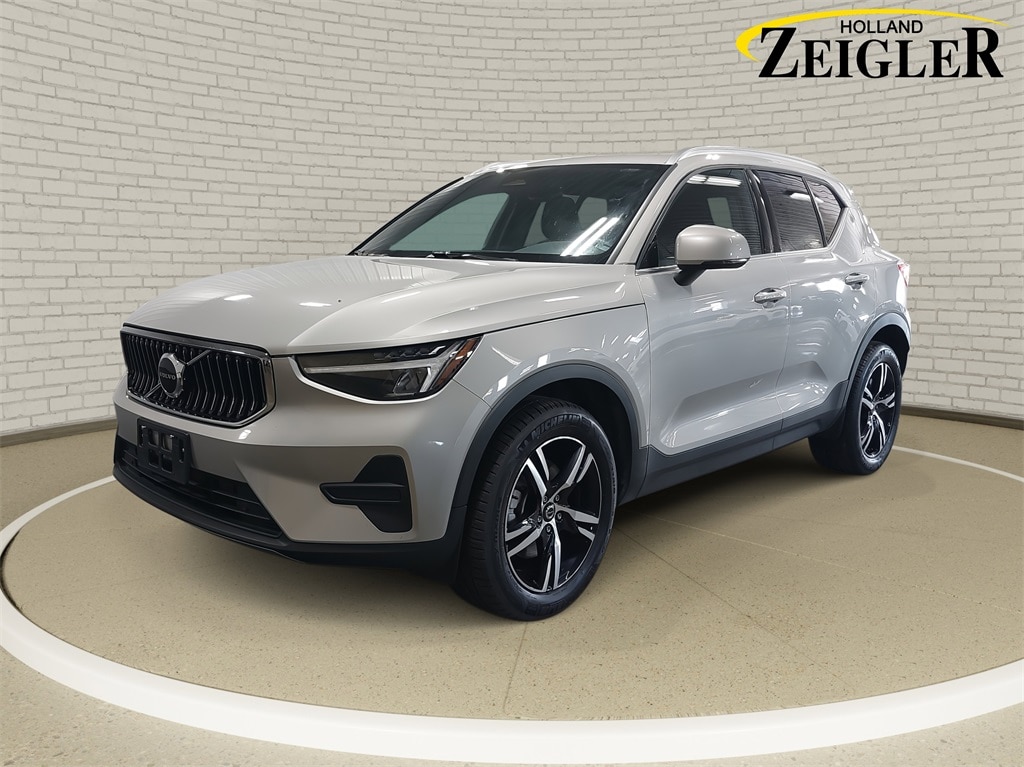2024 Volvo XC40 Core