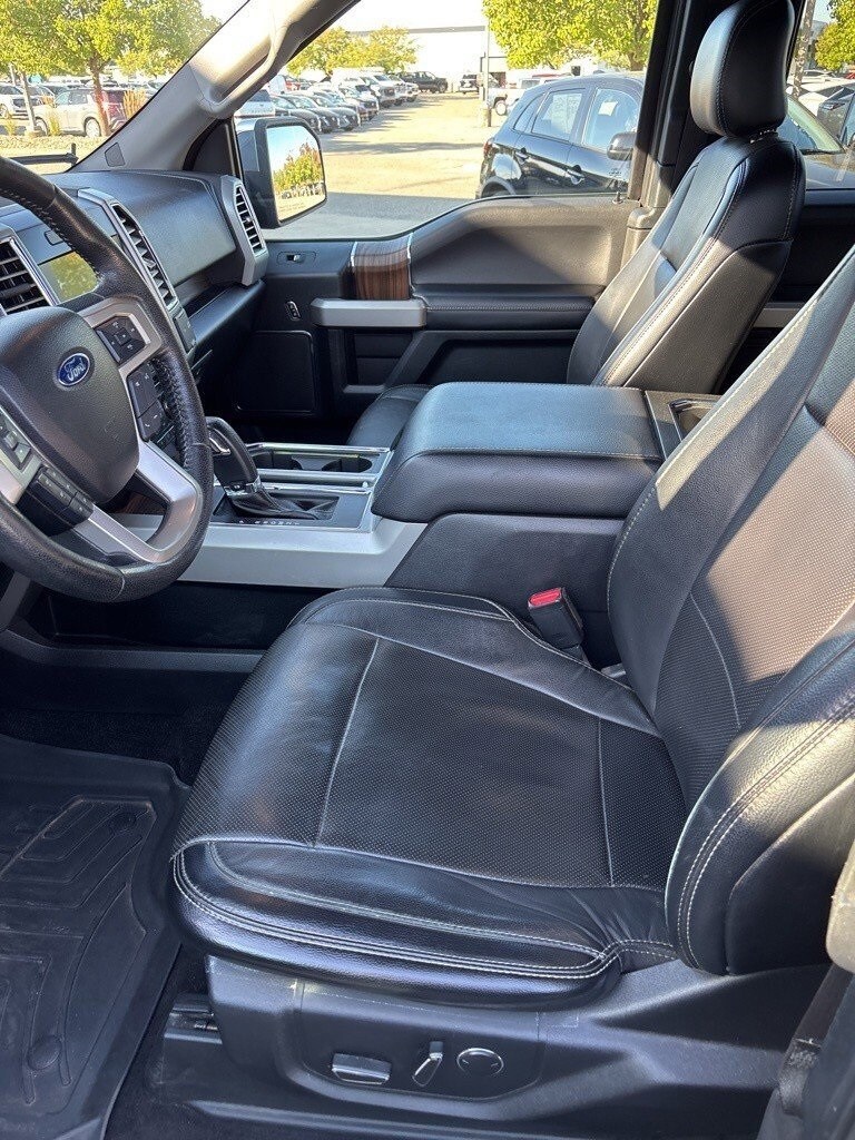 2016 Ford F-150 Lariat photo 2