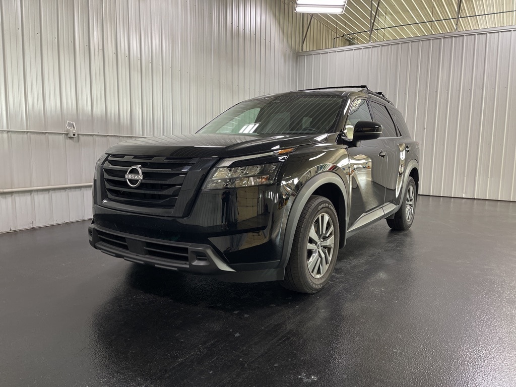 Used 2023 Nissan Pathfinder SV with VIN 5N1DR3BC8PC242345 for sale in Holland, MI