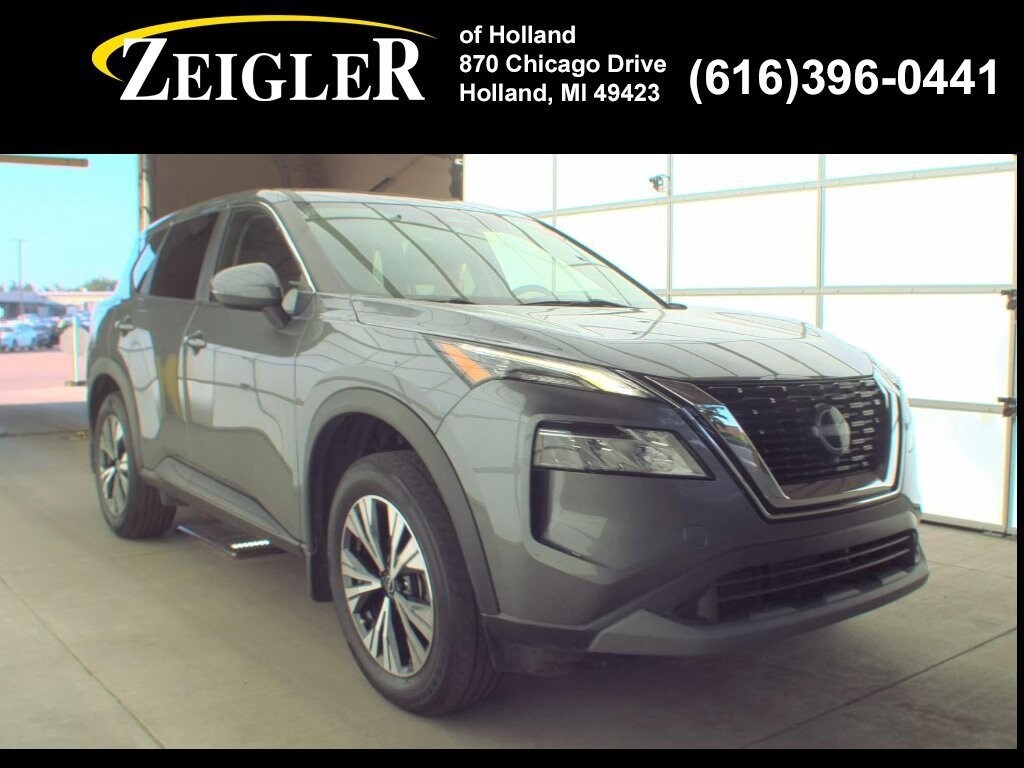2022 Nissan Rogue SV photo 3