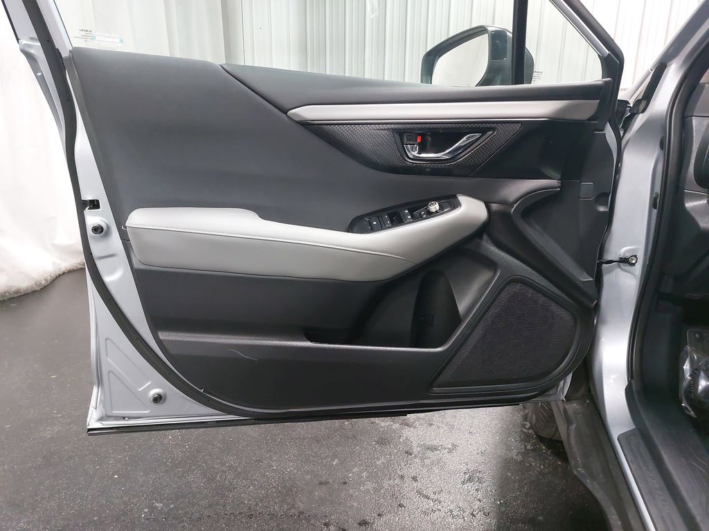 2025 SUBARU OUTBACK - Image 28