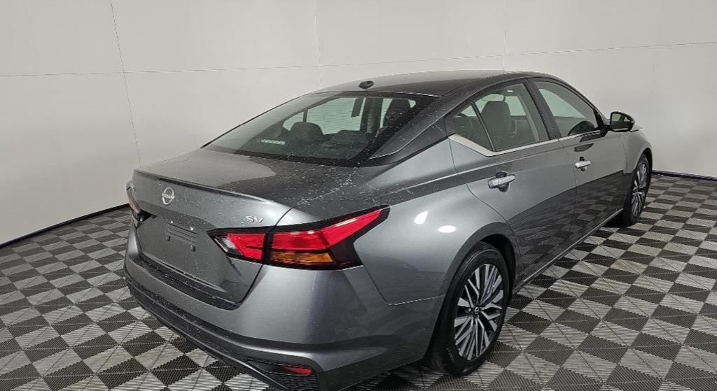 Used 2023 Nissan Altima 2.5 SV Sedan