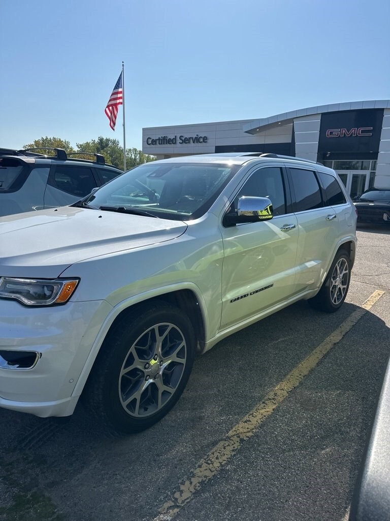 2020 Jeep Grand Cherokee Overland photo 3