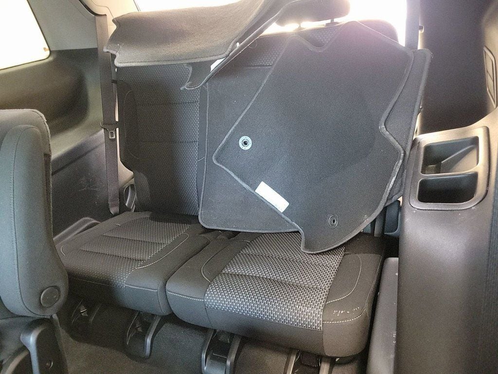 2023 GMC ACADIA - Image 14