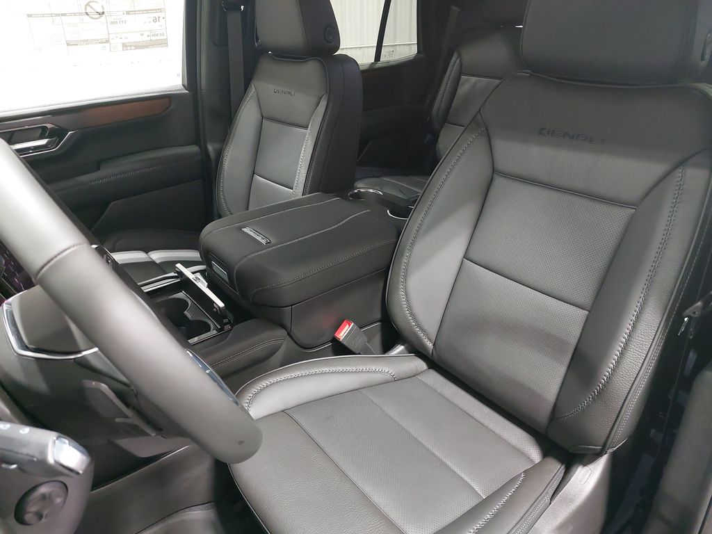 2026 GMC Yukon Denali - Photo 17