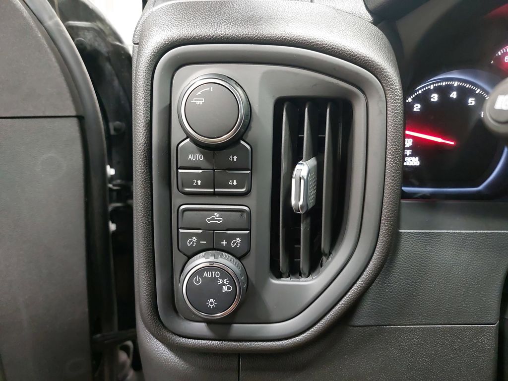2024 CHEVROLET SILVERADO - Image 26