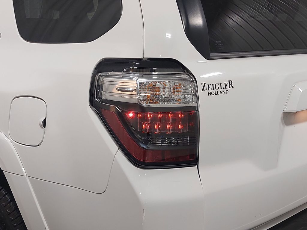 2021 TOYOTA 4RUNNER - Image 36