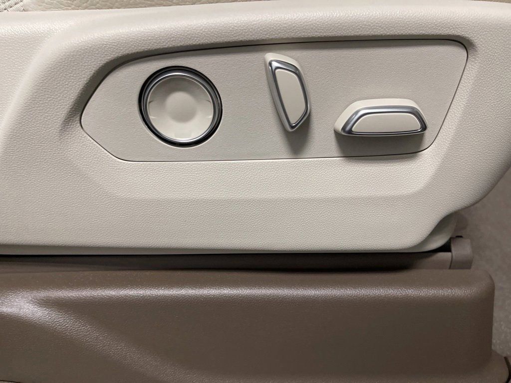 2024 GMC YUKON XL - Image 34