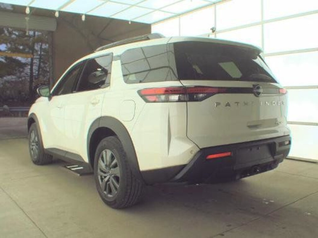 Used 2024 Nissan Pathfinder SV SUV