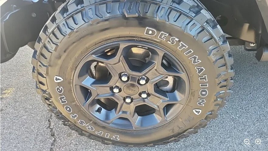 2023 Jeep Wrangler Willys photo 4