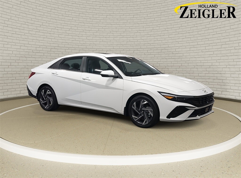 New 2025 Hyundai Elantra Limited Sedan