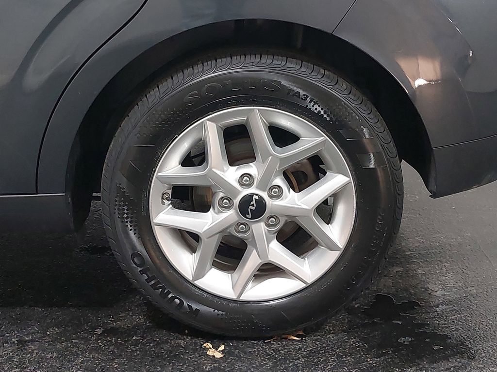 2024 KIA SOUL - Image 32