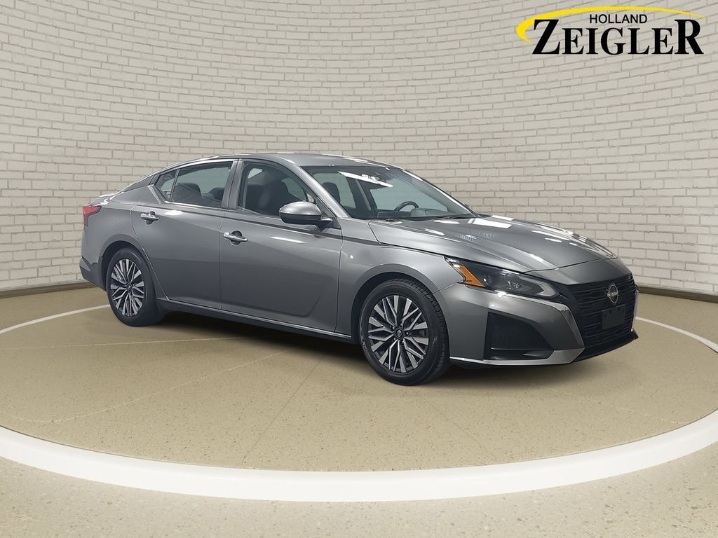 Used 2023 Nissan Altima 2.5 SV Sedan