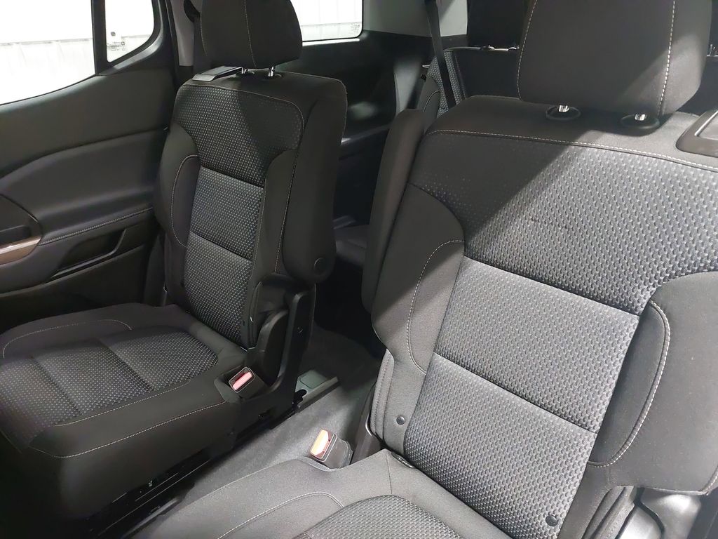 2023 GMC ACADIA - Image 16