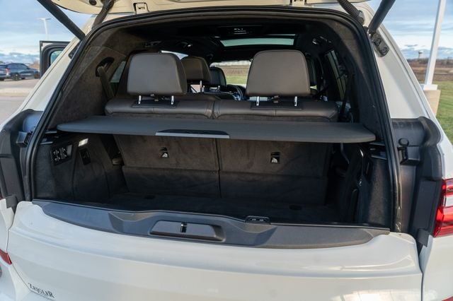 2022 BMW X7 - Image 18