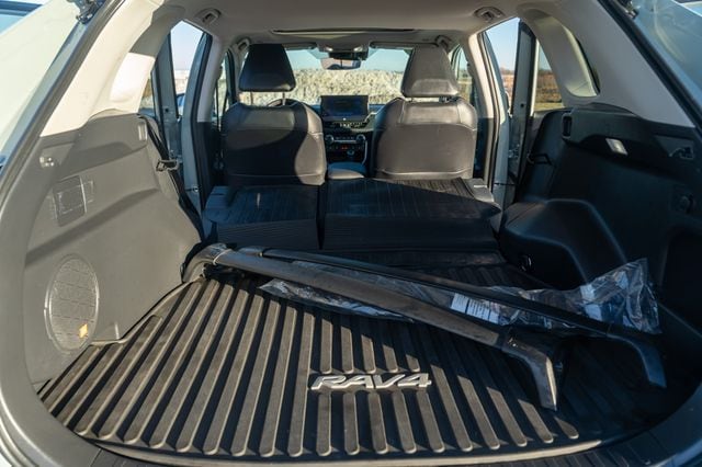 2023 TOYOTA RAV4 - Image 19