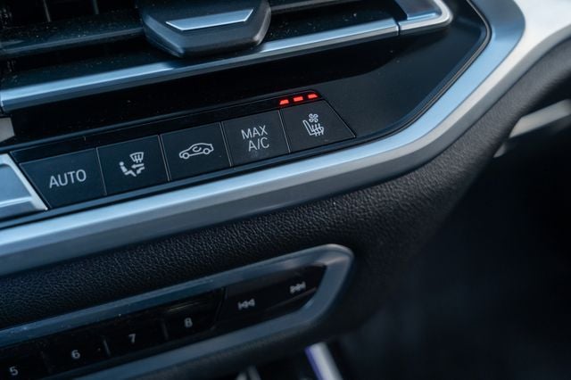 2022 BMW X7 - Image 40