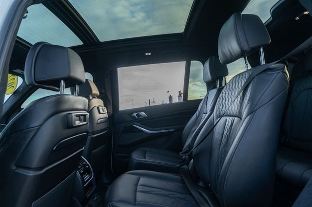 2022 BMW X7 - Image 16