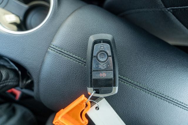 2020 FORD MUSTANG - Image 30