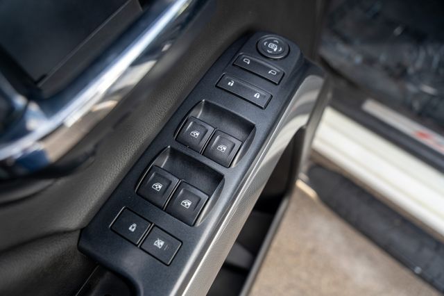 2017 CHEVROLET SILVERADO - Image 24