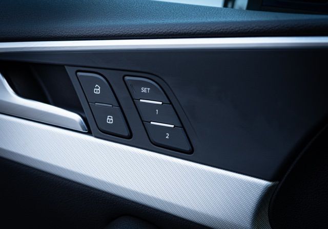 2017 AUDI A4 - Image 19