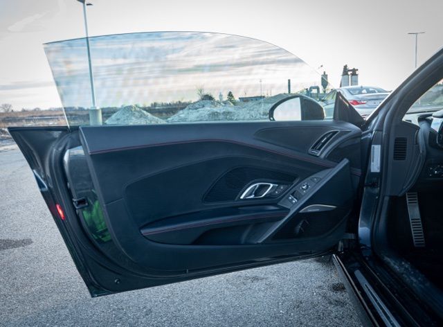 2018 AUDI R8 - Image 14