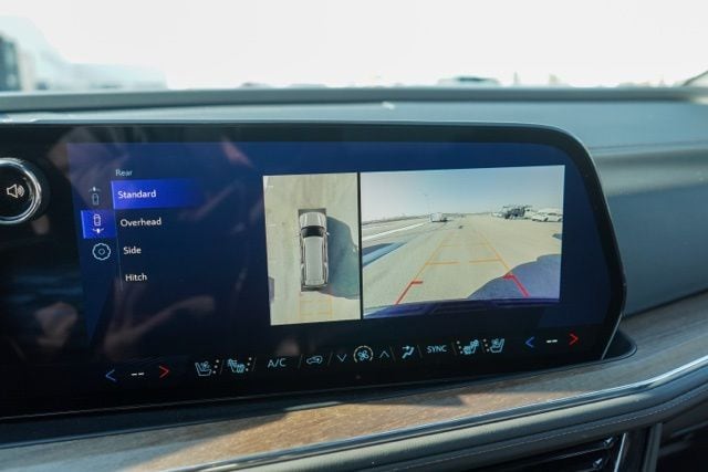 2025 CHEVROLET SUBURBAN - Image 25