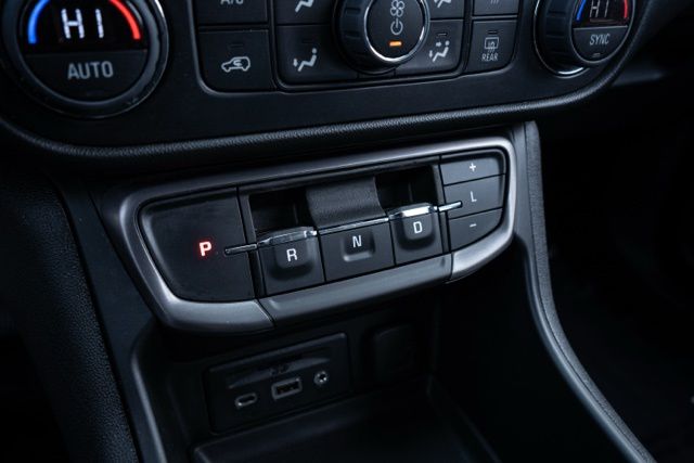 2023 GMC TERRAIN - Image 25