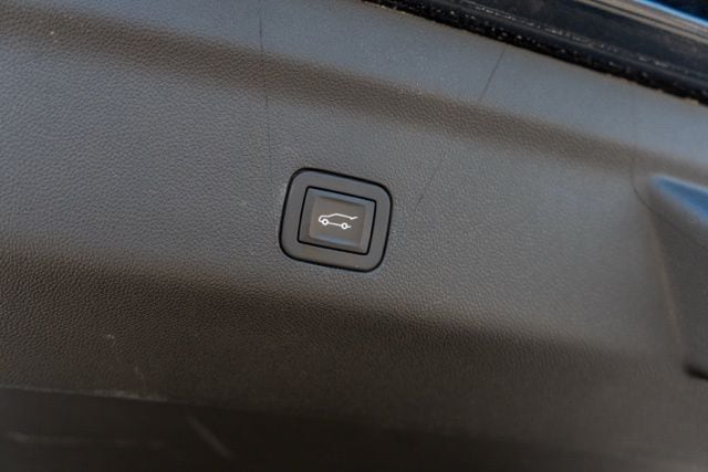 2025 CHEVROLET SUBURBAN - Image 11