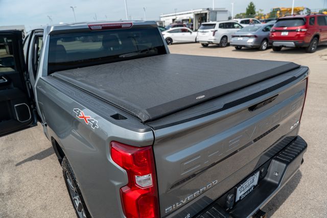 2023 CHEVROLET SILVERADO - Image 17