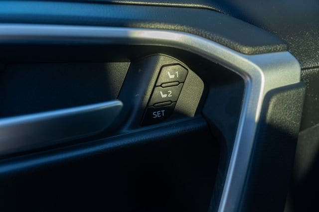 2023 TOYOTA RAV4 - Image 24