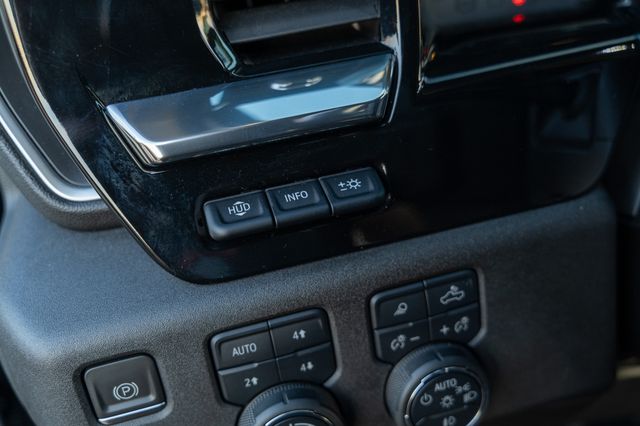2023 CHEVROLET SILVERADO - Image 29