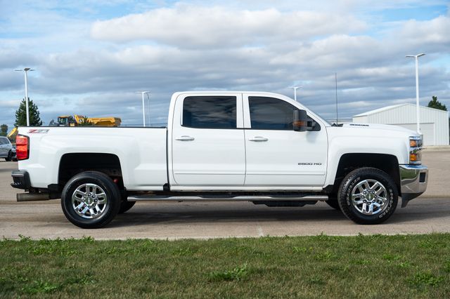 2017 CHEVROLET SILVERADO - Image 8